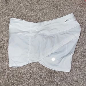 Lululemon Speed Up shorts 2.5”